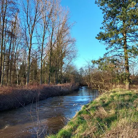 Rustig Gelegen Kapeki Met Tuin Aan Het Water * Geel