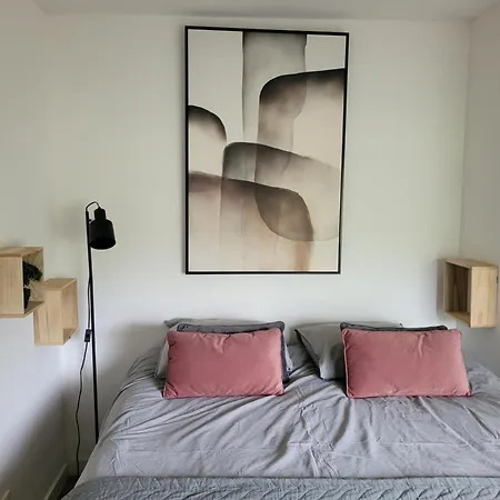 Rustig Gelegen Kapeki Met Tuin Aan Het Water Chalet